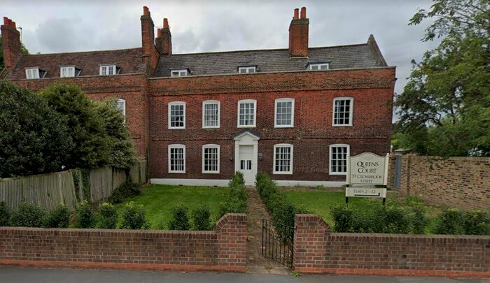 2 Bedroom Flat To Rent In Crossbrook Street, Cheshunt, Waltham Cross, EN8