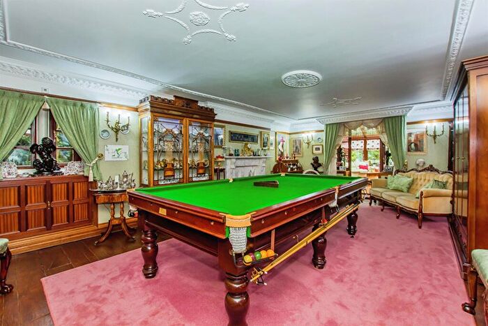 4 Bedroom Detached House For Sale In Thorpe Road, Peterborough, PE3