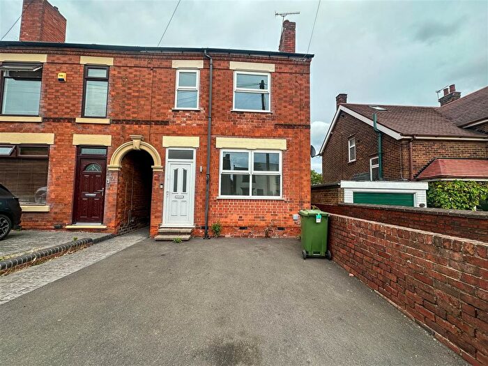 3 Bedroom Property To Rent In Peasehill Road, Ripley, DE5