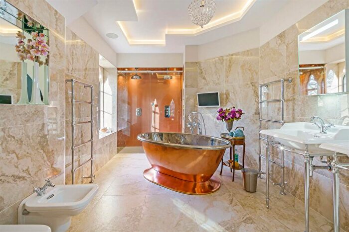 4 Bedroom Detached House For Sale In Darlton Road, Dunham-On-Trent, Newark, NG22