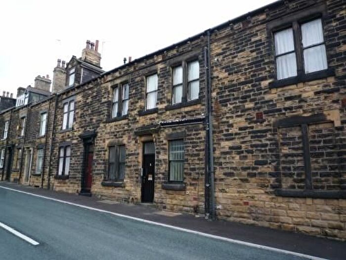 2 Bedroom Flat To Rent In Clarence Street, Bramley, Leeds, LS13