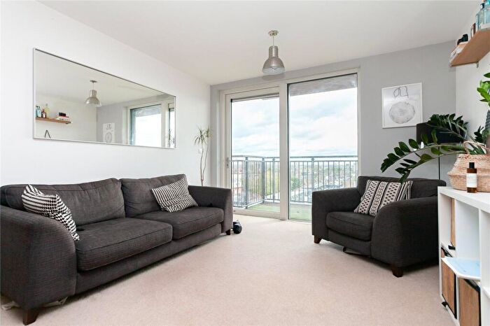 2 Bedroom Flat To Rent In Gaumont Tower, Dalston Square, E8
