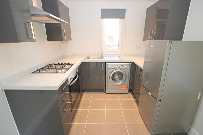 1 Bedroom Flat To Rent In Bluebell Court, Linslade, LU7