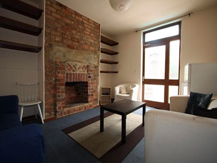 4 Bedroom House To Rent In Victoria Road, Leeds, LS6