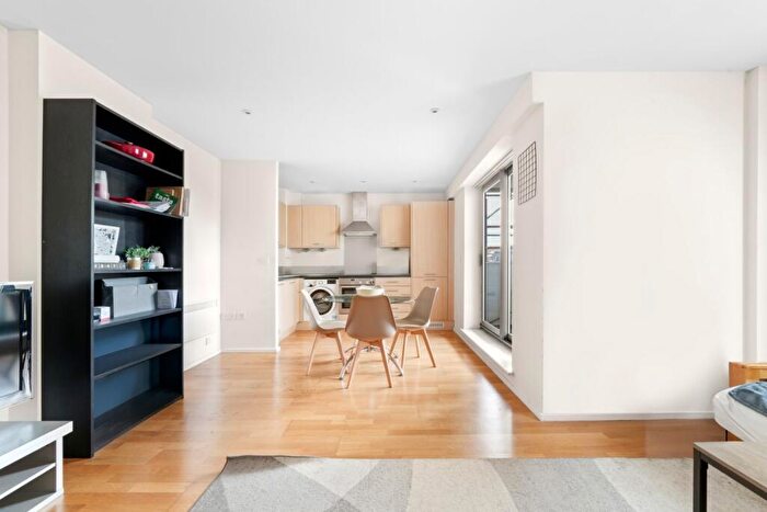 2 Bedroom Flat To Rent In Arta House, Devonport Street, E1