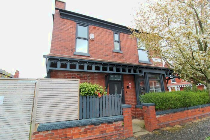 2 Bedroom Semi-Detached House To Rent In Bottesford Avenue, Manchester, M20