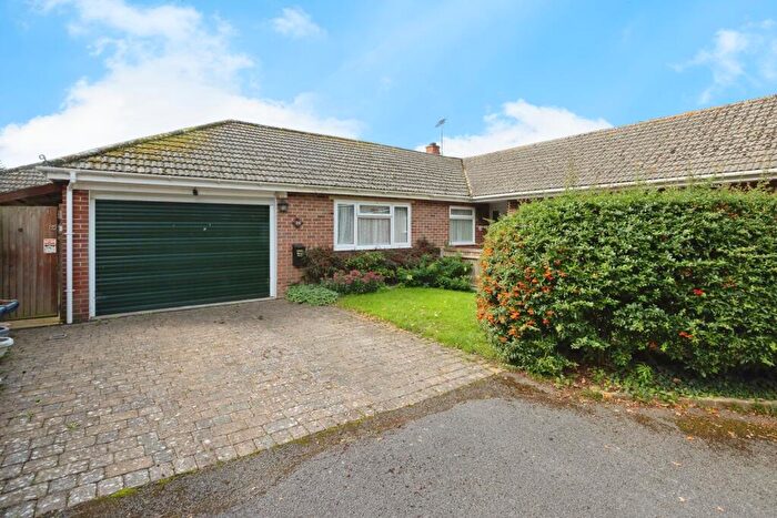 2 Bedroom Bungalow For Sale In Keats Close, Waterlooville, Hampshire, PO8