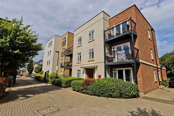 2 Bedroom Flat To Rent In Aden House, Ickenham, UB10