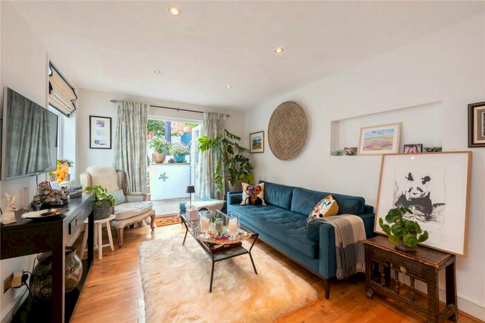 3 Bedroom Apartment To Rent In Victoria Road, London, NW6