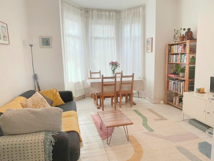 1 Bedroom Flat To Rent In Mildenhall Road, Hackney, E5