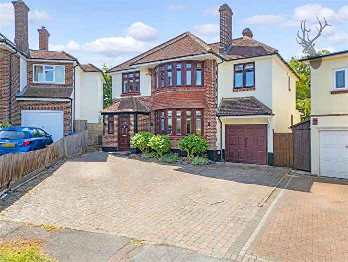 4 Bedroom Detached House For Sale In Starling Close, Buckhurst Hill, IG9