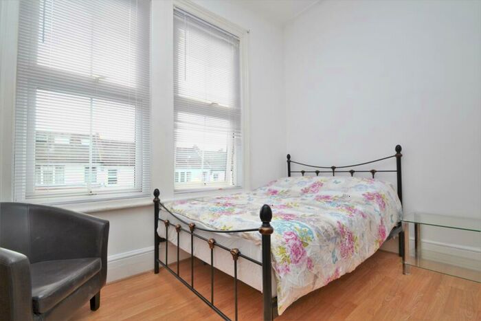 Flat To Rent In George Lane London, SE13