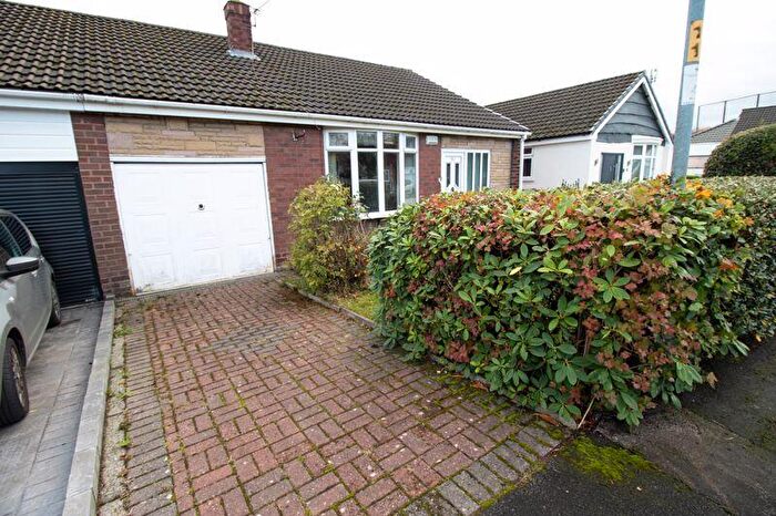 2 Bedroom Semi-Detached Bungalow For Sale In Mayfield Avenue, Farnworth, Bolton, BL4