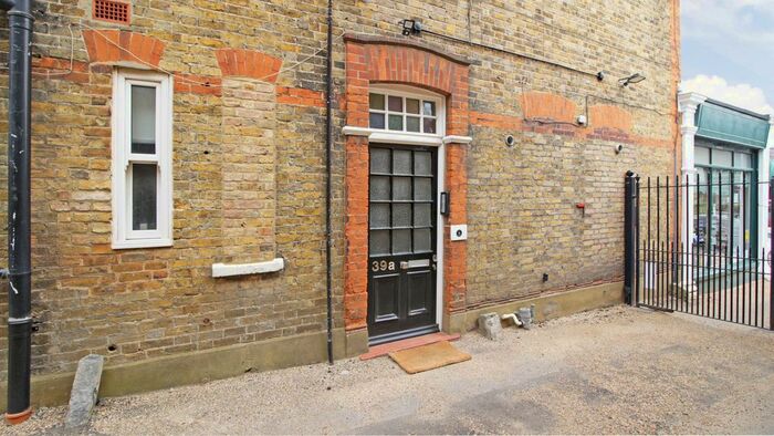 3 Bedroom Flat To Rent In High Street, Viscount Mews, Chislehurst, BR7