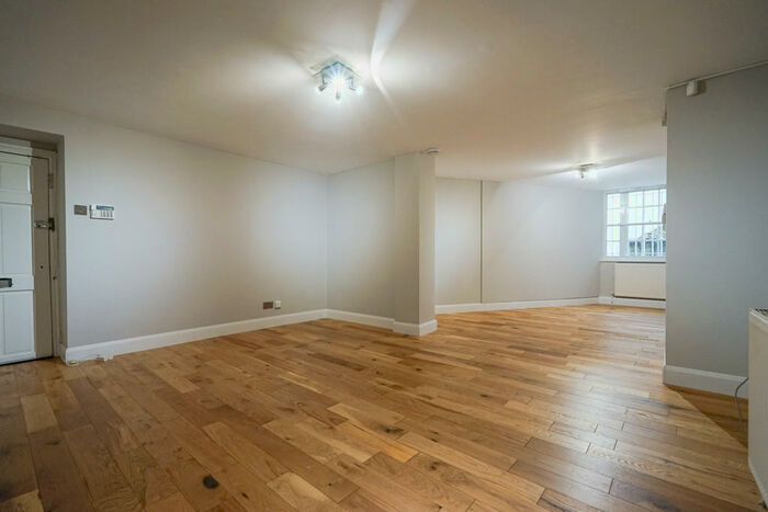 1 Bedroom Apartment To Rent In Parkway, Regents Park, NW1