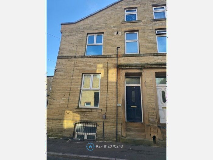 3 Bedroom End Of Terrace House To Rent In Francis Street, Halifax, HX1
