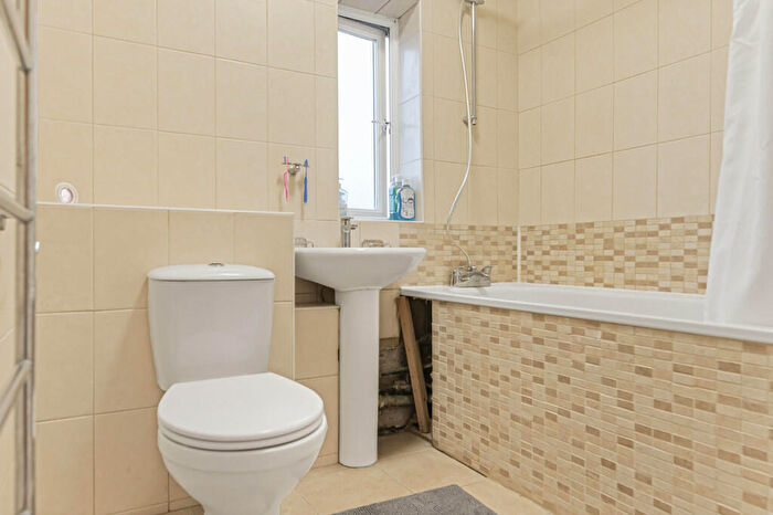 3 Bedroom Terraced House For Sale In Kingsholm Gardens, Eltham, SE9