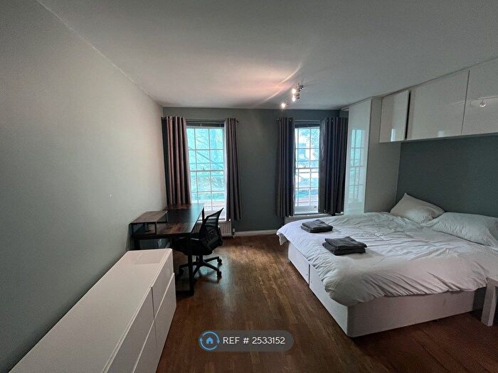 2 Bedroom Flat To Rent In Whitfield Street, London, W1T