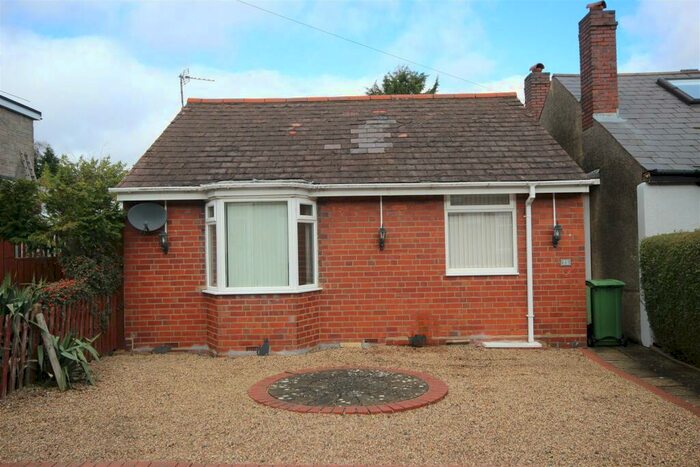 2 Bedroom Detached Bungalow To Rent In Greenhill Road, Halesowen, West Midlands, B62