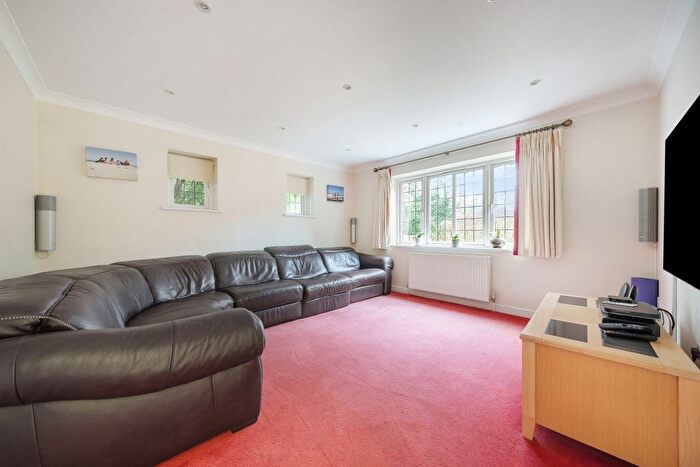 6 Bedroom Detached House To Rent In Park Avenue, Camberley, GU15