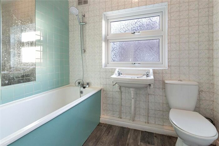 2 Bedroom End Of Terrace House To Rent In Pershore Avenue, Grimsby, North East Lincs, DN34