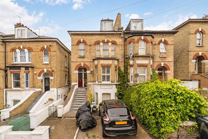 2 Bedroom Flat For Sale In Second Avenue, London, NW4