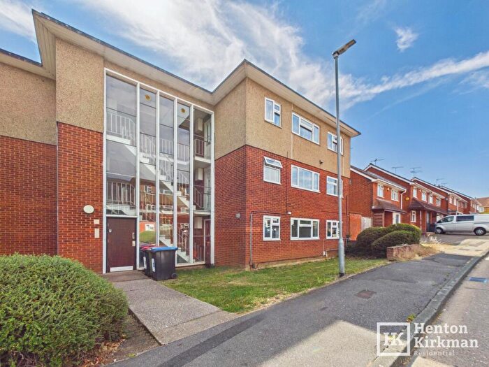 1 Bedroom Flat For Sale In Long Riding, Basildon, Essex, SS14