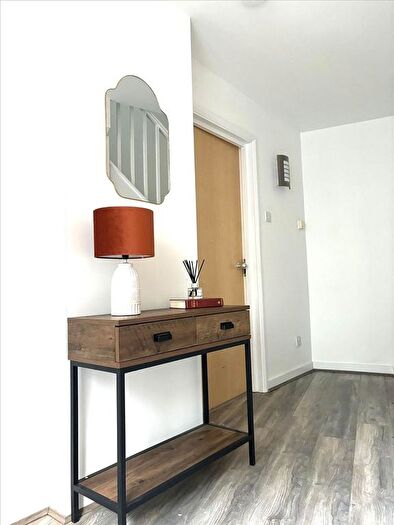 4 Bedroom Flat To Rent In Sidney Grove, Clerkenwell, London, EC1V