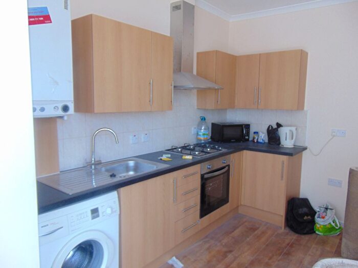 2 Bedroom Flat To Rent In High Road, Goodmayes, IG3