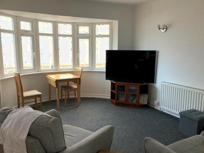 2 Bedroom Flat To Rent In Princes Esplanade, Walton On The Naze, CO14