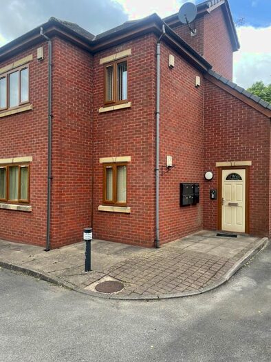 2 Bedroom Flat To Rent In Shepherd Street, Oldham, OL2