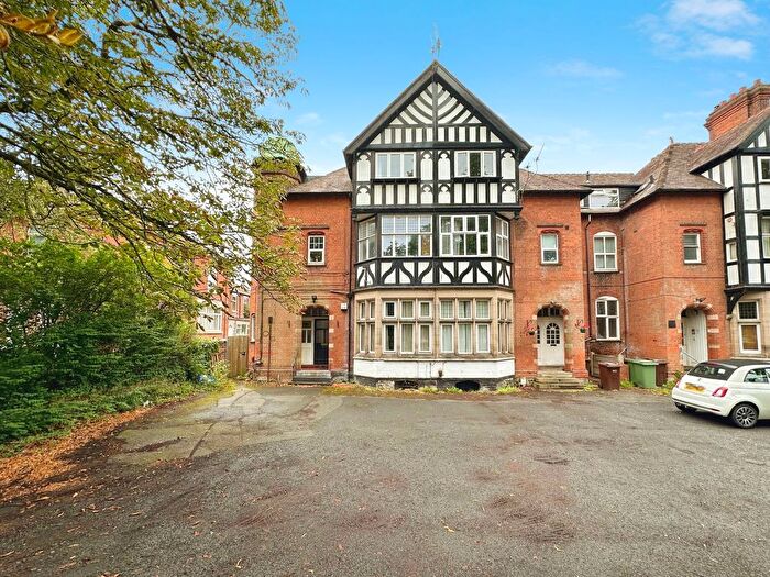 2 Bedroom Flat For Sale In Tettenhall Road, Wolverhampton, WV6