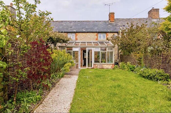 2 Bedroom Terraced House To Rent In Church Lane, GL7