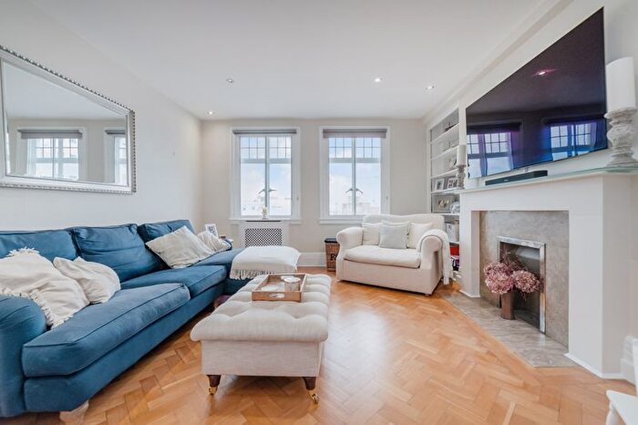 2 Bedroom Flat For Sale In Baker Street, London, NW1