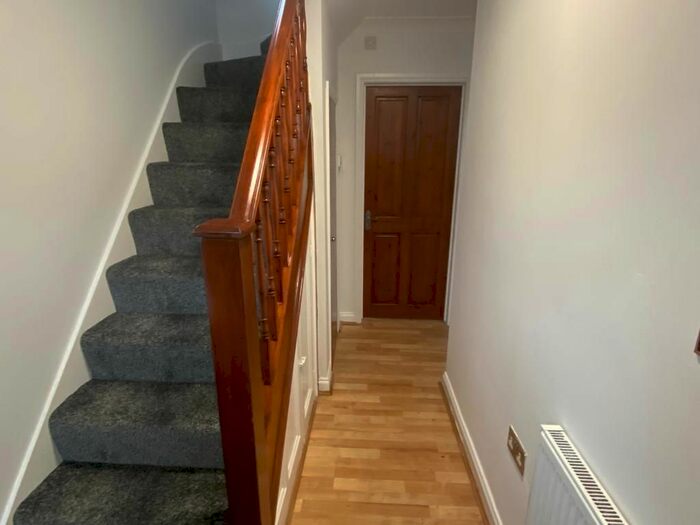 2 Bedroom Semi-Detached House To Rent In Derwent Drive, Hayes, UB4