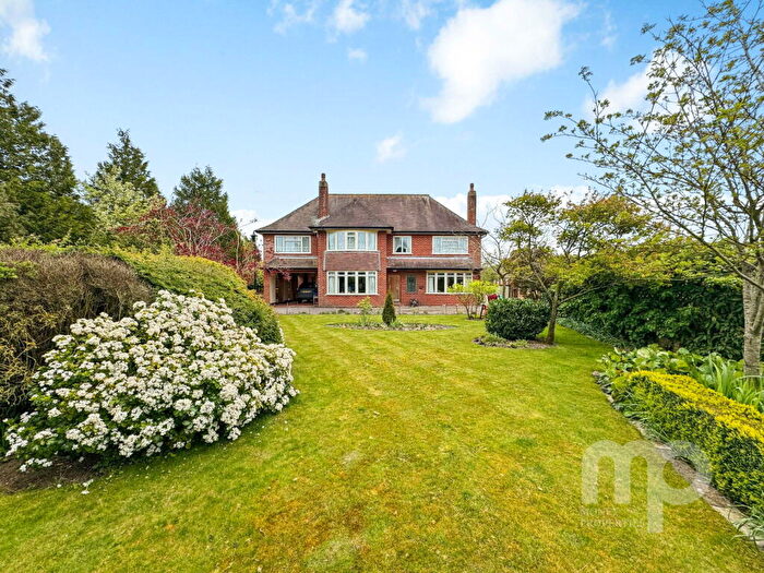 4 Bedroom Detached House For Sale In Oak Lodge, Norwich Road, Ashwellthorpe, NR16