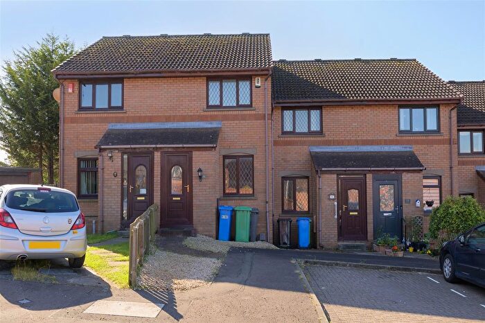2 Bedroom Terraced House For Sale In Glen Fruin Grove, Dunfermline, KY11