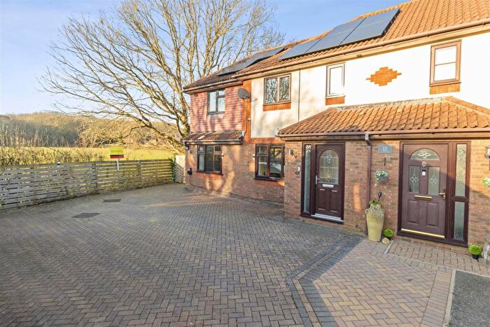 3 Bedroom Semi-Detached House For Sale In St. Boswells Close, Hailsham, BN27