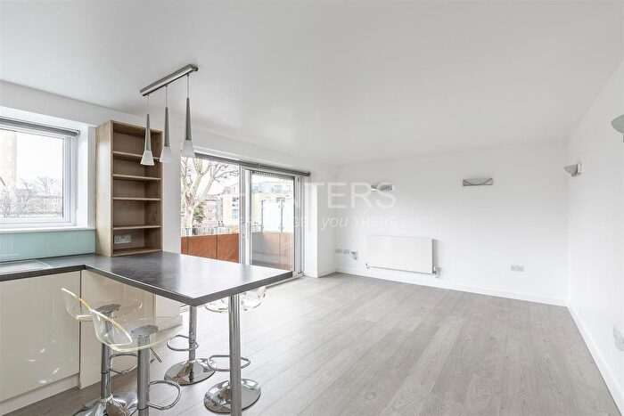 1 Bedroom Flat To Rent In Green Lanes, London, N16