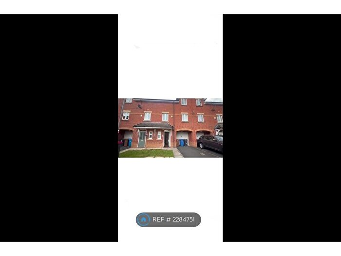 4 Bedroom Terraced House To Rent In Verdant Lane, Eccles, Manchester, M30