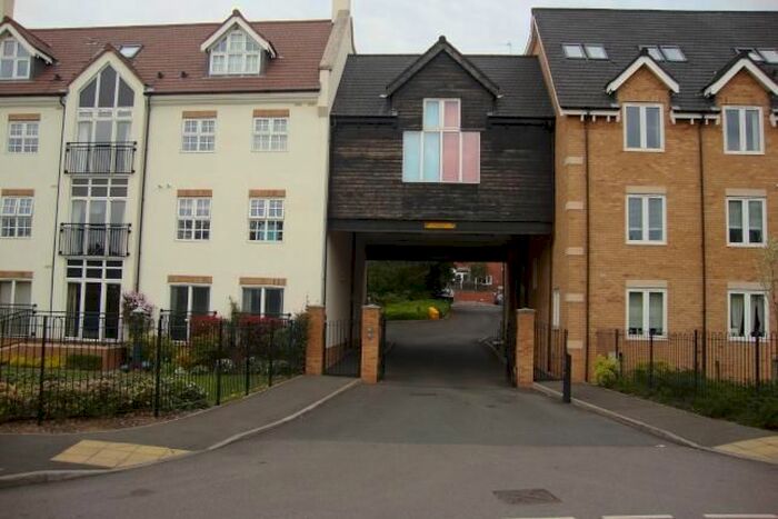 2 Bedroom Flat To Rent In Honeywell Close, Oadby, Leicester, LE2
