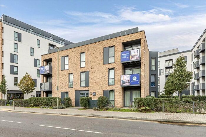 2 Bedroom Flat To Rent In Addlestone, KT15