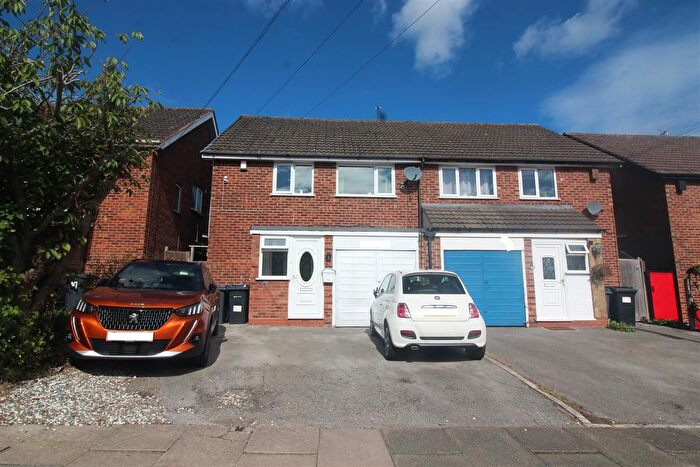 3 Bedroom Semi-Detached House For Sale In Brays Road, Birmingham, B26