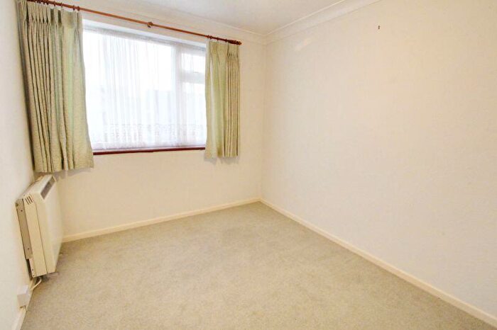 2 Bedroom Detached Bungalow To Rent In Brookside Crescent, Cuffley, EN6