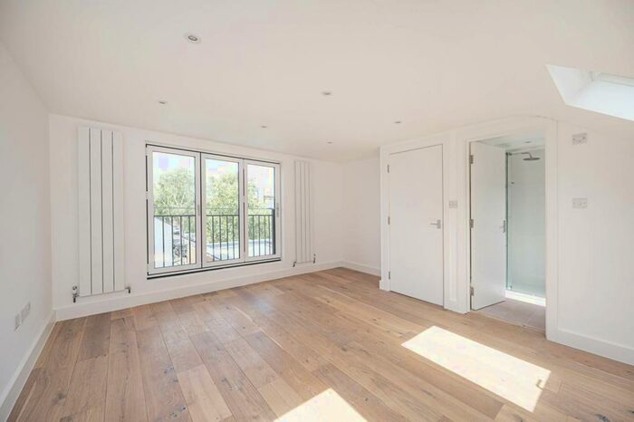 4 Bedroom End Of Terrace House To Rent In Queens Road, , Walthamstow, London, E17