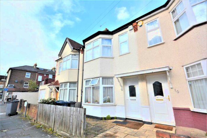 3 Bedroom Terraced House To Rent In Wroughton Terrace, Hendon, NW4