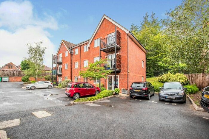 2 Bedroom Flat To Rent In Langtry Court, Providence Hill, Bursledon, Southampton, Hampshire SO31