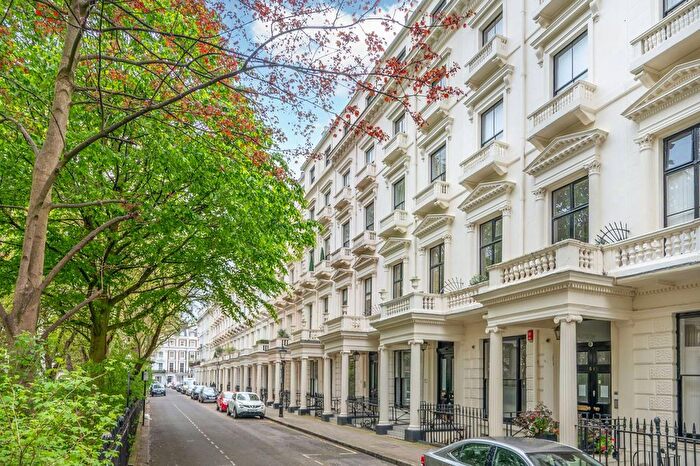1 Bedroom Flat For Sale In Queens Gardens, Bayswater, London, W2