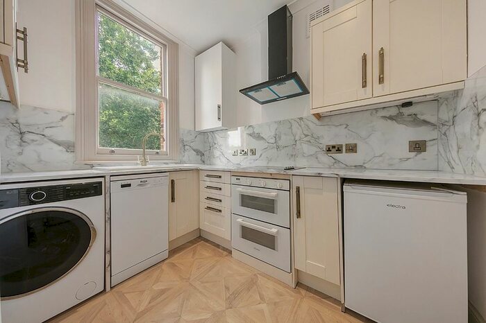 2 Bedroom Flat To Rent In Maberley Road, London, SE19