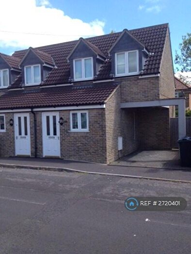 2 Bedroom Semi Detached House To Rent In College Road, Trowbridge, BA14